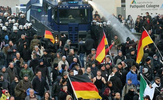 Biểu tình phản đối khuynh hướng chống nhập cư tại Đức