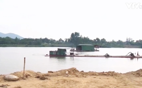 Quyết liệt chấn chỉnh khai thác cát sạn trên sông Hương