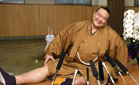 Nhật Bản có nhà vô địch sumo đầu tiên sau gần 2 thập kỷ
