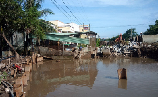 Thi công cống thoát nước làm sụp lún nhiều nhà dân ở Bạc Liêu