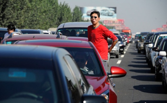 Trung Quốc: Nhiều tuyến đường bị ách tắc dịp nghỉ lễ Quốc khánh và Trung thu