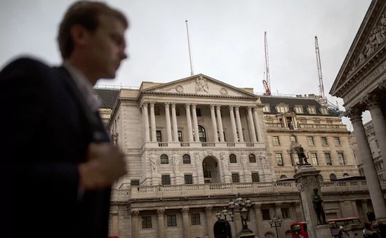 Nợ quốc gia của Anh chạm mức cao nhất trong 42 năm