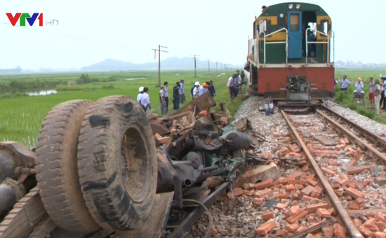 Tai nạn đường sắt gia tăng: Lỗi phần lớn do ý thức người dân