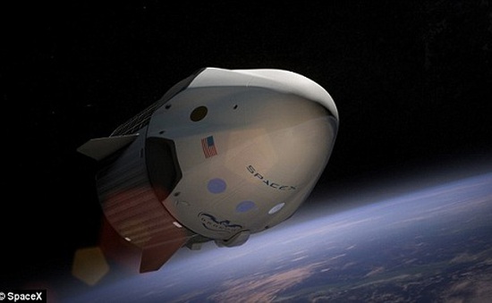 SpaceX sắp đưa con người bay vòng quanh mặt trăng