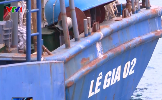 Bình Định: Tàu vỏ thép tiền tỷ mới ra khơi đã hư hỏng nặng