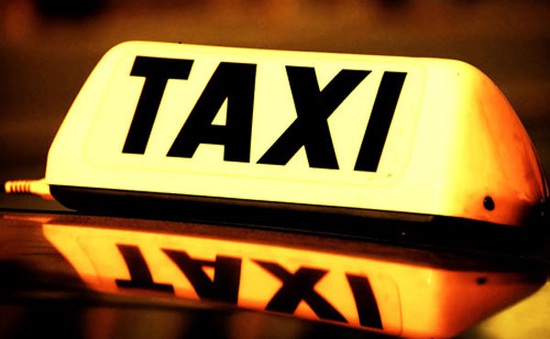 Xử lý nghiêm taxi "chặt chém" gần 1 triệu đồng của du khách tại Hà Nội