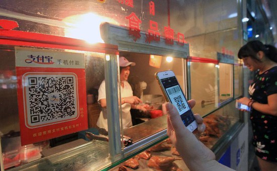 Quét mã QR - Trào lưu thanh toán không dùng tiền mặt ở Trung Quốc
