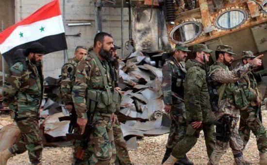 Syria bất ngờ đưa quân áp sát biên giới láng giềng