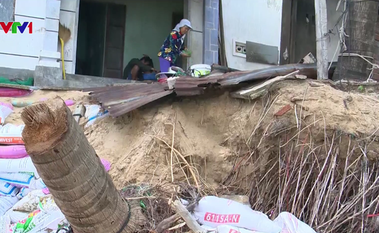 Triều cường “nuốt” nhiều nhà dân ở vùng ven biển Phú Yên
