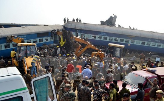 Ấn Độ: Nổ tàu chở khách, ít nhất 6 người bị thương