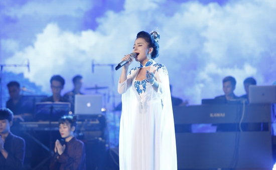 Cô gái xứ Nghệ Phan Ngọc Ánh gây bất ngờ ca khúc mới toanh trên sân khấu CK xếp hạng Sao Mai