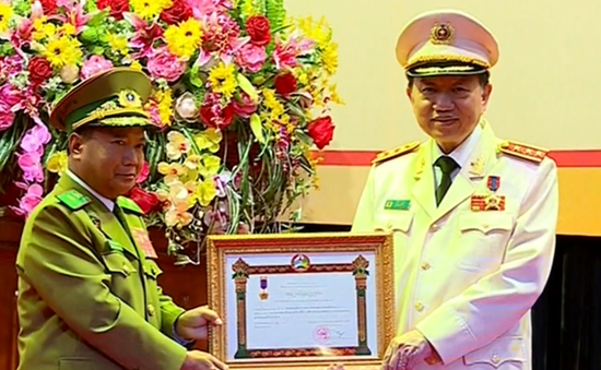 Công an Việt Nam - Lào tăng cường hợp tác phòng chống tội phạm