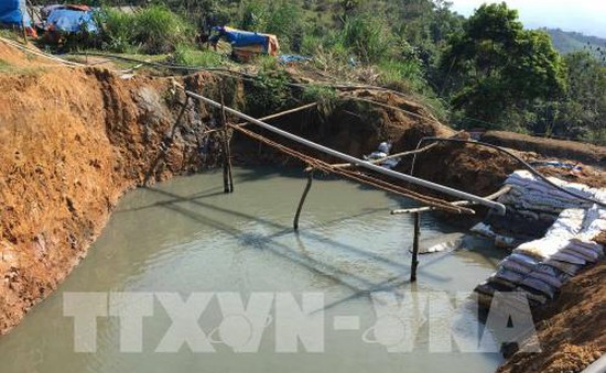 Vỡ đập chứa bùn thải ở Nghệ An: Do hành lang thoát lũ gia cố bằng đất