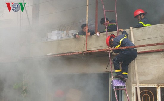 Lâm Đồng: Hỏa hoạn nghiêm trọng trong tầng hầm chứa đồ