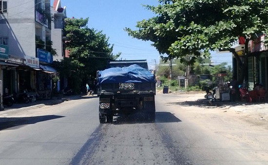 Xe tải chở cát gây tai nạn chết người ở Phú Yên