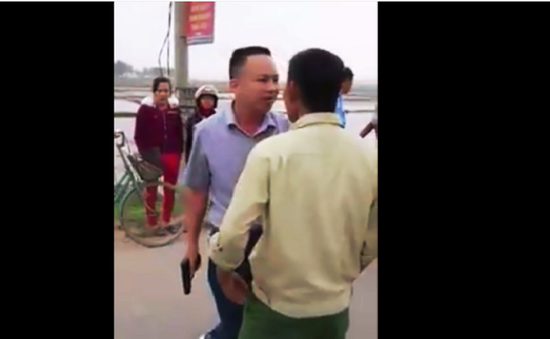 Hà Tĩnh: Xử phạt hành chính lái xe dùng súng dọa dân sau va chạm giao thông