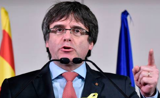 Ông Puigdemont không về, Nghị viện Catalonia hoãn bổ nhiệm vô thời hạn
