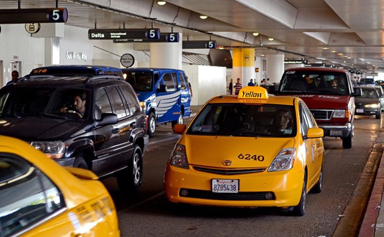 Quản lý taxi tại sân bay quốc tế của Mỹ - Chuyên nghiệp và quy củ