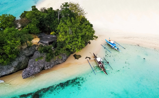 Philippines mở cửa lại bãi biển Boracay