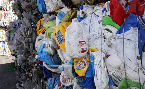 Malaysia cấm nhập rác thải không thể tái chế