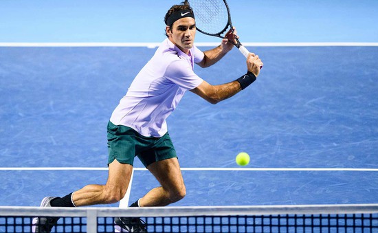 Basel mở rộng 2018: Federer thắng kịch tính ngày ra quân