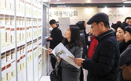Lượng người tìm kiếm việc làm tăng cao kỷ lục ở Hàn Quốc