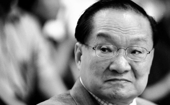 Nhà văn Kim Dung qua đời trong vòng tay của gia đình, không lời trăng trối