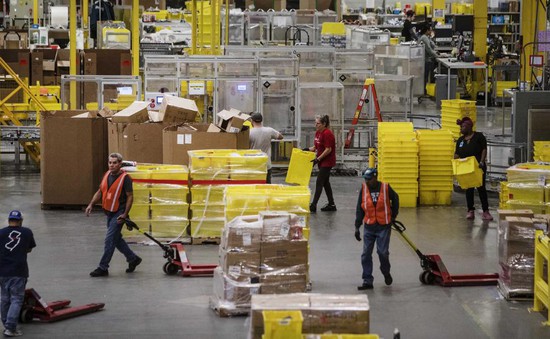 Nhân viên Amazon được tăng lương nhưng mất thưởng hàng tháng