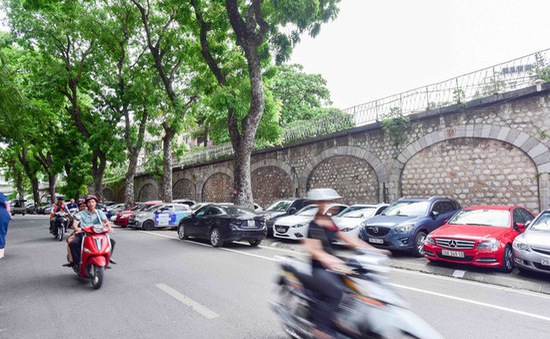 Chưa cấp phép đục thông vòm cầu đường sắt trăm tuổi ở Hà Nội