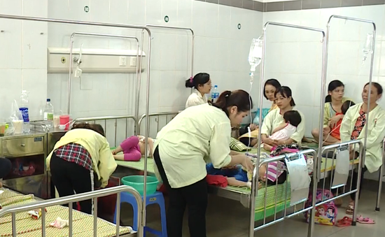 Tạm đình chỉ hiệu trưởng trường mầm non xảy ra ngộ độc thực phẩm ở Hà Nội