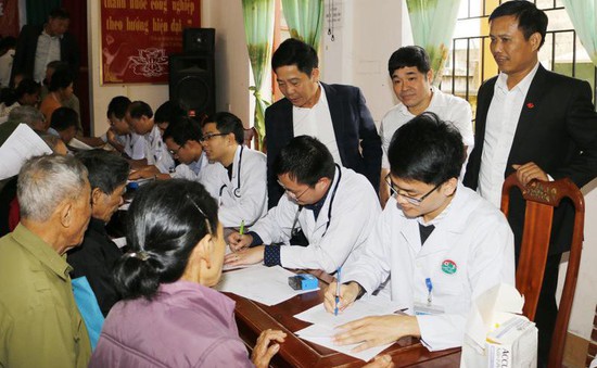 Khám, cấp thuốc miễn phí cho 500 đối tượng chính sách tại Hà Tĩnh