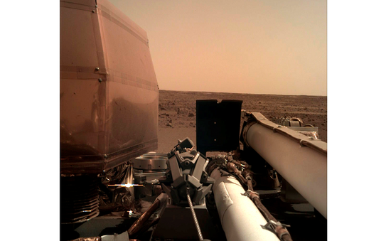 Tàu thăm dò của NASA hạ cánh thành công xuống bề mặt sao Hỏa