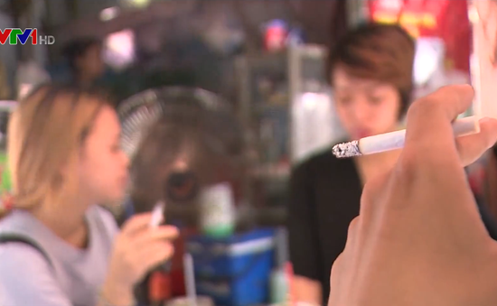 Tăng thuế thuốc lá - Giải pháp hiệu quả để giảm tỉ lệ hút thuốc trong cộng đồng