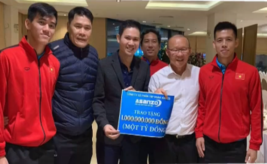 Nhiều doanh nghiệp ủng hộ đội tuyển bóng đá Việt Nam