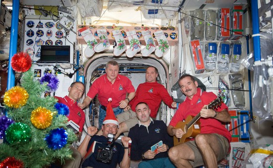 Tiệc Giáng sinh ấm áp trên trạm ISS