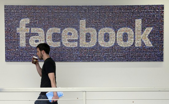 Facebook bảo vệ việc chia sẻ dữ liệu