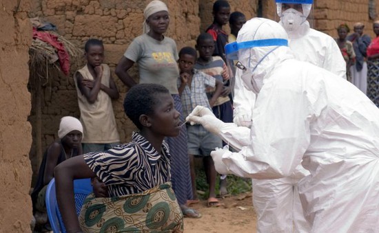 WHO tặng 3000 liều vaccine chống Ebola cho Uganda