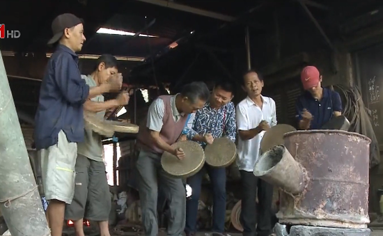 Độc đáo làng nghề đúc đồng Phước Kiều
