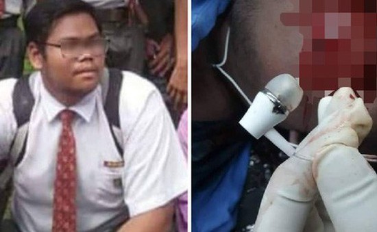 Vừa đeo tai nghe, vừa sạc điện thoại, thiếu niên Malaysia bị điện giật chết