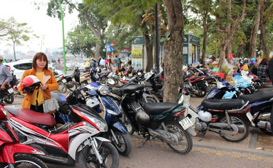 Phát hiện gần 500 điểm trông giữ xe không phép tại Hà Nội
