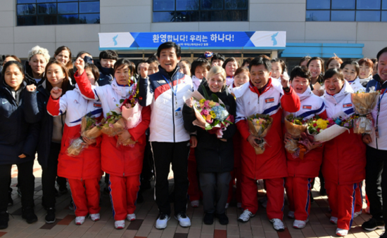 Vận động viên Triều Tiên sử dụng máy bay Hàn Quốc đến Olympic PyeongChang