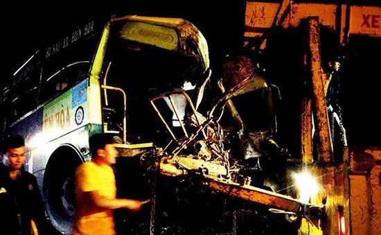 Đồng Nai: Xe khách đối đầu xe bus, 7 người thương vong