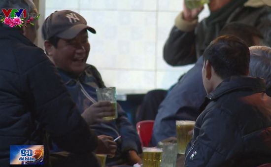 Tình trạng ép uống rượu bia ở Việt Nam đã thành tệ nạn