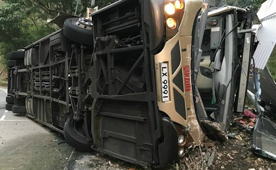 Lật xe bus ở Hong Kong (Trung Quốc), 19 người thiệt mạng