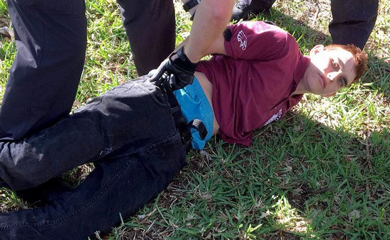 Toàn cảnh vụ xả súng kinh hoàng ở một trường cấp 3 tại Florida, Mỹ