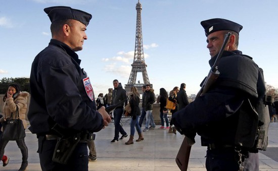 Pháp ngăn chặn 2 âm mưu tấn công khủng bố