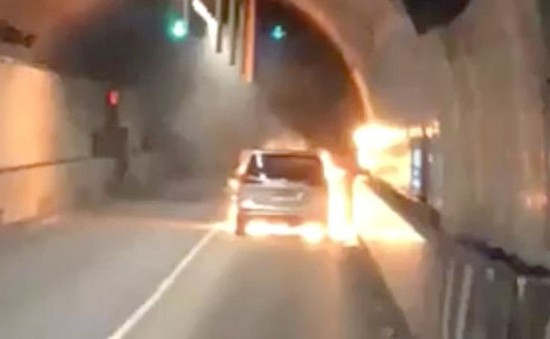 Sự cố cháy xe ở London (Anh) khiến đường hầm cao tốc phải đóng cửa