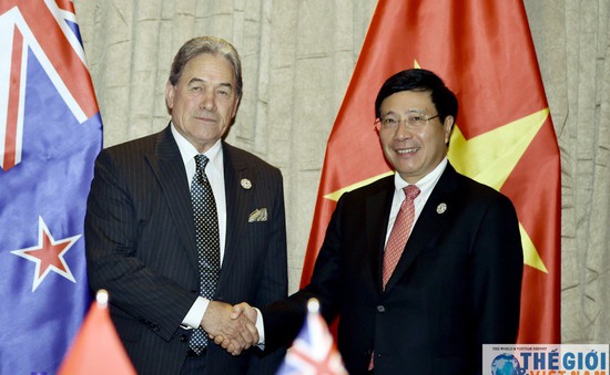 Phó Thủ tướng Phạm Bình Minh gặp Phó Thủ tướng New Zealand