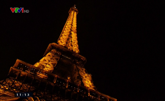 Thú vị cuộc thi chạy lên tháp Eiffel