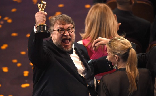 Sau khi giành tượng vàng Oscar, đạo diễn Guillermo del Toro thông báo đã bí mật ly hôn